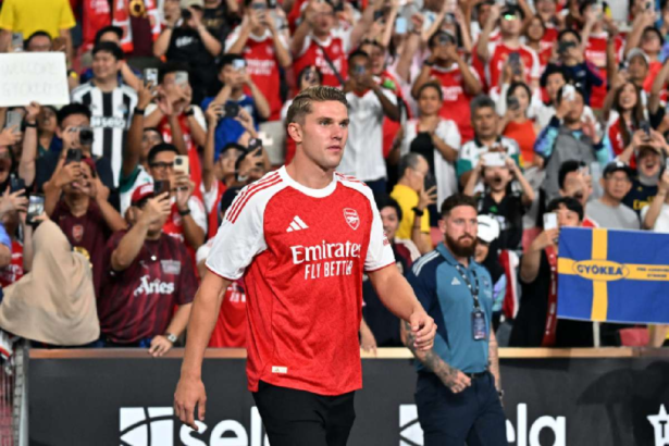 Noul numar 14 al Arsenal Viktor Gyokeres minimalizeaza comparatiile cu Thierry Henry
