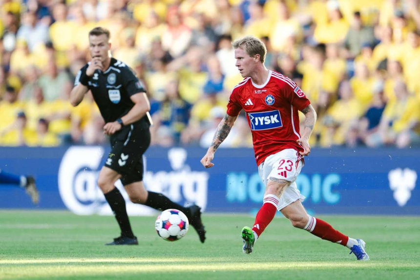 Adamsen conduce Silkeborg spre victorie intr un meci palpitant din Conference League din Islanda