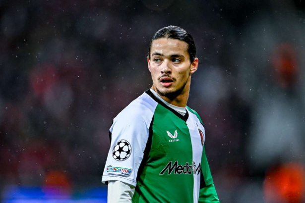 Anis Hadj Moussa pune capat zvonurilor de transfer prin prelungirea contractului cu Feyenoord