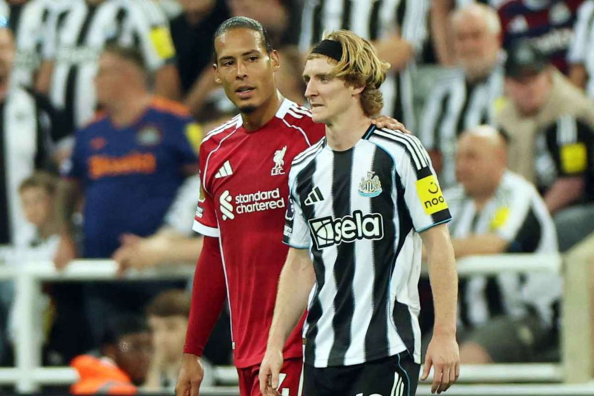 Anthony Gordon din Newcastle isi cere scuze pentru cartonasul rosu impotriva Liverpool