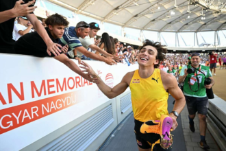 Armand Duplantis depaseste recordul mondial la saritura cu prajina din nou la 629m in Budapesta