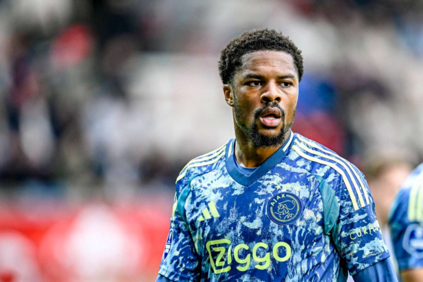 Chuba Akpom Atacant semneaza contract de imprumut cu Ipswich de la Ajax