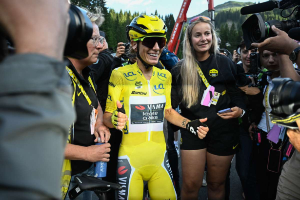 Ciclista franceza Pauline Ferrand Prevot castiga titlul Tour de France Femmes