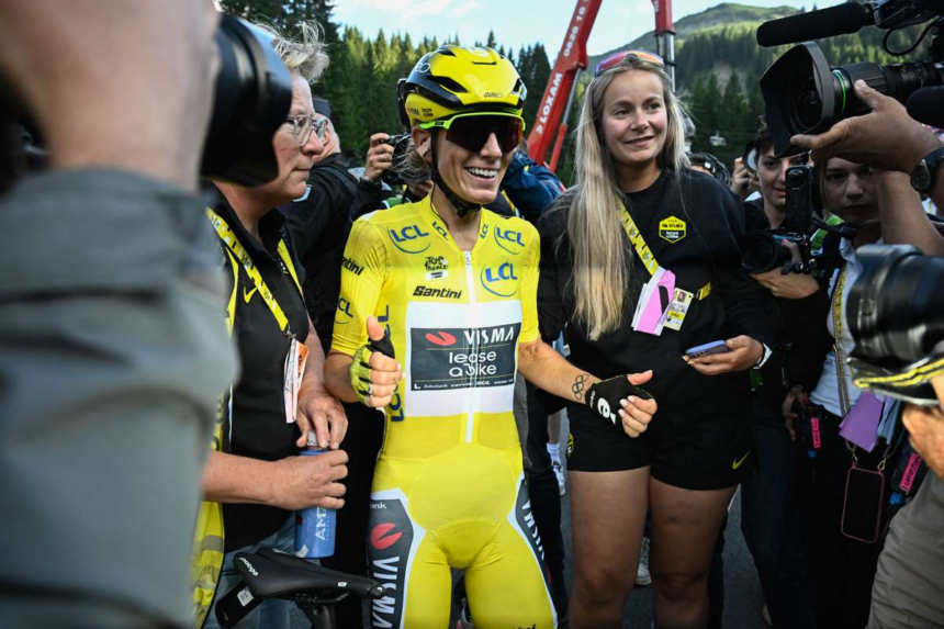 Ciclista franceza Pauline Ferrand Prevot castiga titlul Tour de France Femmes