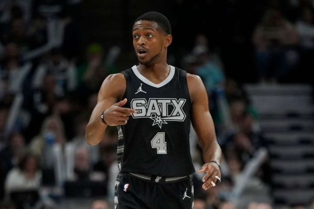 DeAaron Fox semneaza un contract pe patru ani cu Spurs