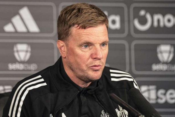 Eddie Howe spune ca Alexander Isak nu poate participa din cauza unui viitor incert