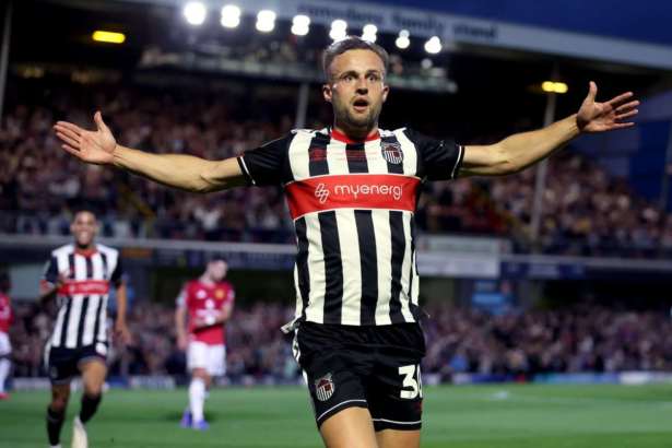 Grimsby provoaca o surpriza majora invingand Man Utd la penaltyuri in Carabao Cup