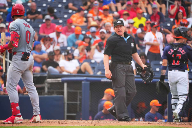 Jen Pawol va fi prima femeie arbitru intr un meci MLB
