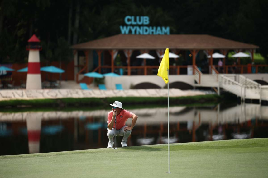 Joel Dahmen Conduce cu Un Sut Avans in Prima Zi a Campionatului PGA Wyndham
