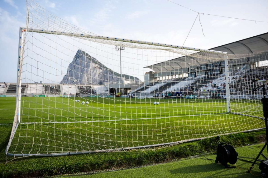 Jucatorii Real Betis si Como se ciocnesc in meci amical