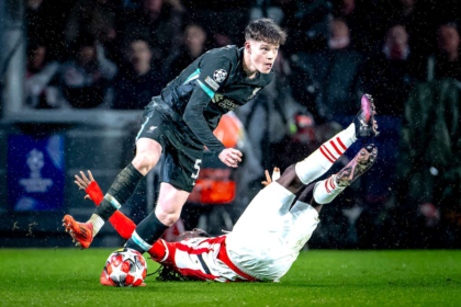 Liverpool James McConnell semneaza un nou contract este imprumutat la Ajax