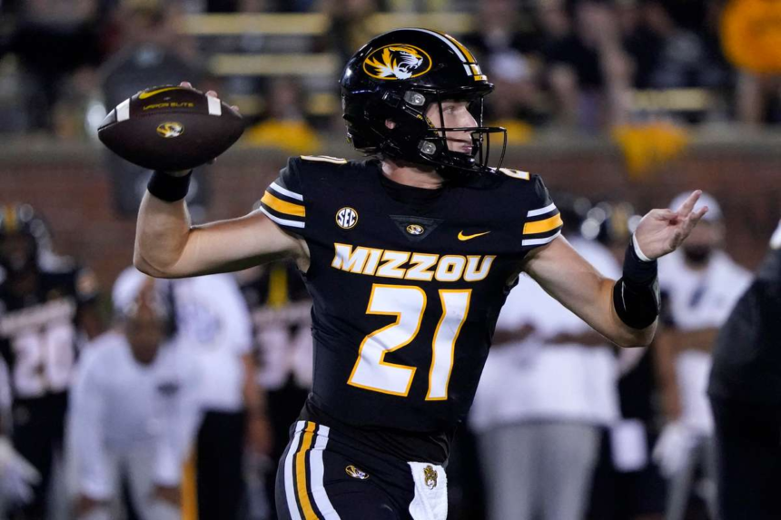 Missouri va folosi Beau Pribula si Sam Horn ca fundasi in deschiderea sezonului