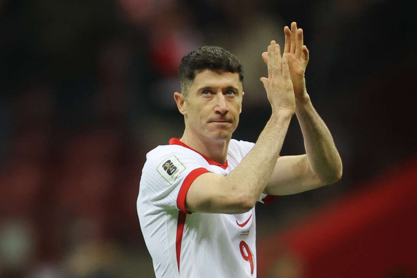 Robert Lewandowski Noul antrenor al Poloniei spune ca atacantul poate sa nu recastige capitania