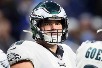 Vulturii Landon Dickerson va avea o procedura minora la menisc