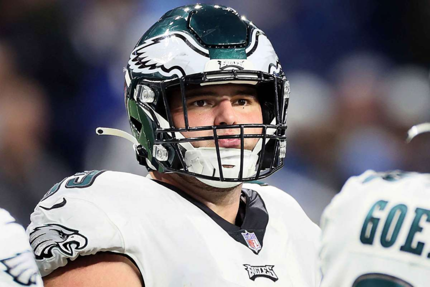 Vulturii Landon Dickerson va avea o procedura minora la menisc