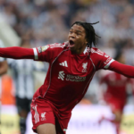Adolescentul vedeta Rio Ngumoha semneaza primul sau contract profesionist cu Liverpool