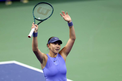 Amanda Anisimova o invinge pe Naomi Osaka pentru a se confrunta cu Sabalenka in finala