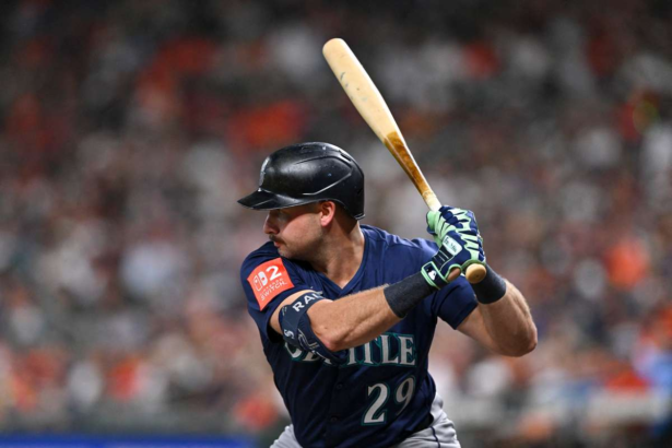 Cal Raleigh depaseste recordul de home run al lui Ken Griffey Jr