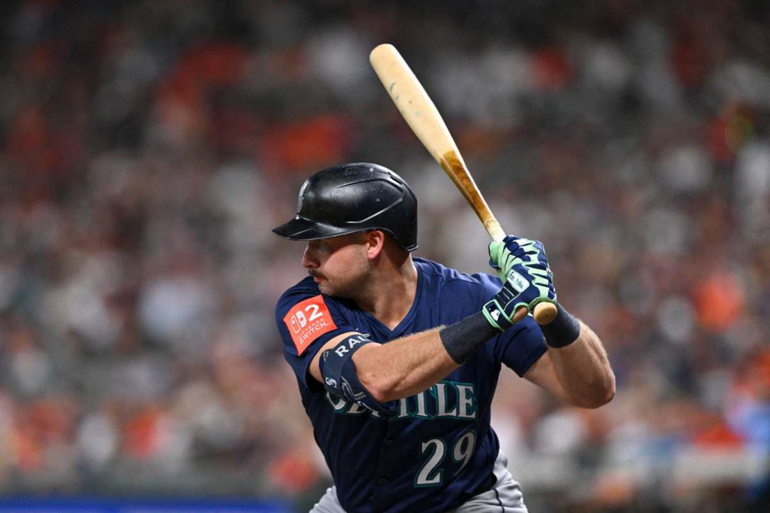 Cal Raleigh depaseste recordul de home run al lui Ken Griffey Jr