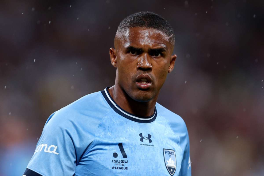Douglas Costa paraseste Sydney FC din cauza problemelor juridice din Brazilia