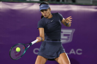 Emma Raducanu castiga meciul intarziat de ploaie din Seul urmand sa o intalneasca pe Barbora Krejcikova