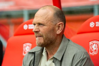 Eredivisie FC Twente il demite pe antrenorul Joseph Oosting