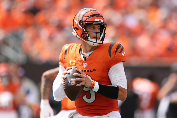 Fundasul Cincinnati Bengals Joe Burrow probabil absent trei luni din cauza unei accidentari la deget