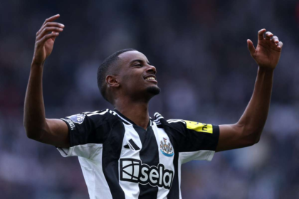 Liverpool semneaza Alexander Isak pentru un record de 130 milioane lire sterline