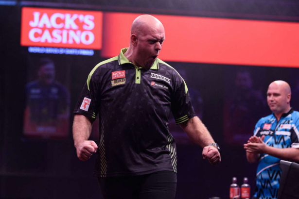 Michael van Gerwen il invinge pe Rob Cross intr un meci strans din Amsterdam