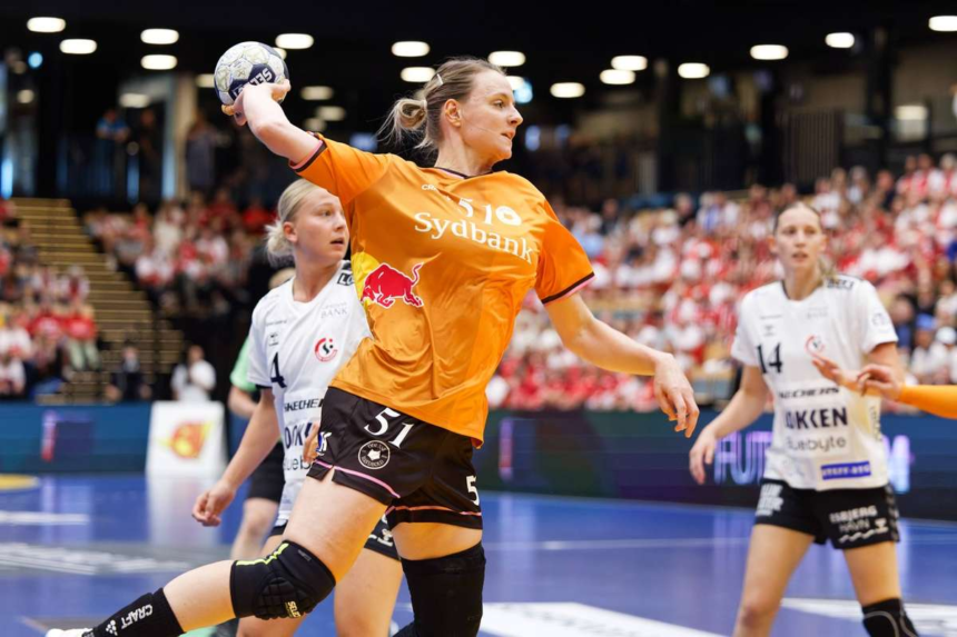 Odense a semnat jucatorul ceh ca noua lor stea dar sarcina a perturbat planurile