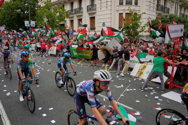 Organizatorii Vuelta anuleaza etapa 11 cu niciun castigator din cauza haosului provocat de proteste