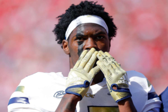 Sirad Bryant de la UAB pastreaza comportamentul rau dupa ce calca pe piciorul lui Tennessee kicker