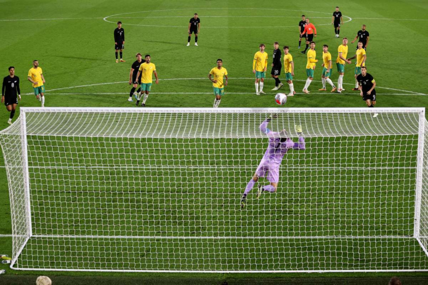Socceroos contra All Whites Primul Meci