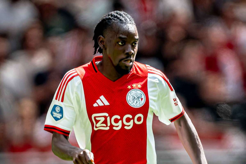 Sunderland confirm transferul aripii Ajax Bertrand Traore