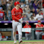 URMARESTE Mike Trout Loveste Al 400 lea Home Run 485 De Picioare