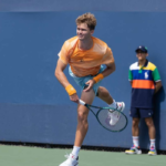 Australianul termina basmele lui Holmgren in Shanghai dupa un inceput puternic al danezului