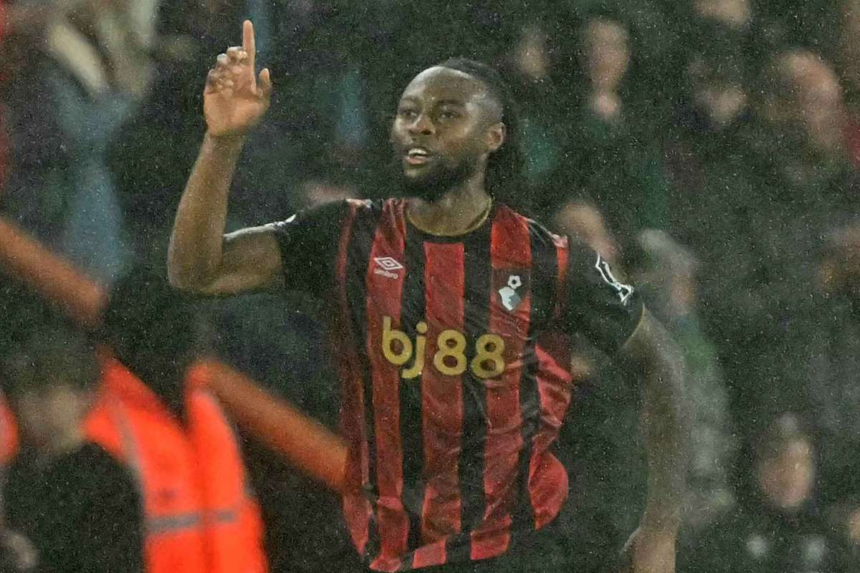 Bournemouth invinge Fulham si urca pe locul doi cu goluri spectaculoase de la Semenyo si Kluivert