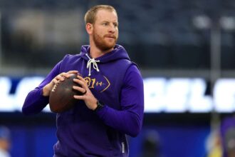 Carson Wentz este scos din joc pentru intregul sezon NFL din cauza unei accidentari la umar