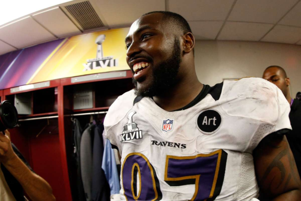 Fostul jucator de linie defensiva al Ravens Arthur Jones moare la 39 de ani