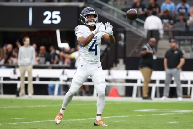 Tennessee Titans au eliberat pe receptorul de margine Tyler Lockett la cererea sa