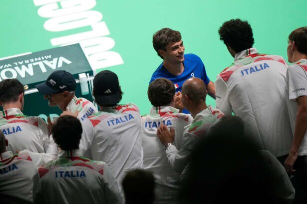 2025 Cupa Davis Italia invinge Austria pentru a ajunge in semifinale