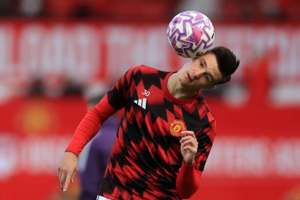 Atacantul Man Utd Benjamin Sesko ar putea lipsi trei saptamani din cauza unei accidentari la genunchi