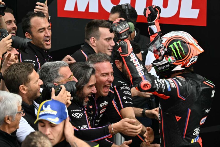 Bezzecchi castiga Grand Prix ul de la Valencia pentru victoria istorica a lui Aprilia
