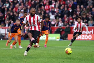 Burn elibereaza invins cand Brentford revine pentru a socap pe Newcastle in dificultate