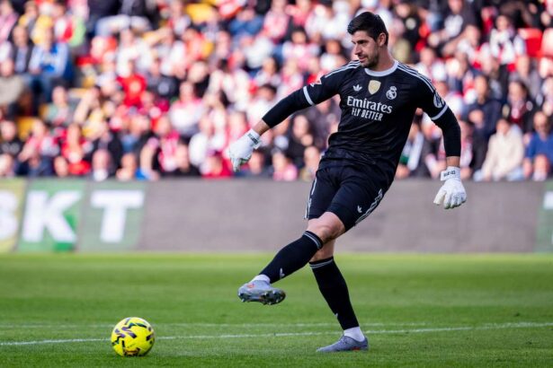 Courtois din Real Madrid este scos din meciul din Champions League din cauza unei boli
