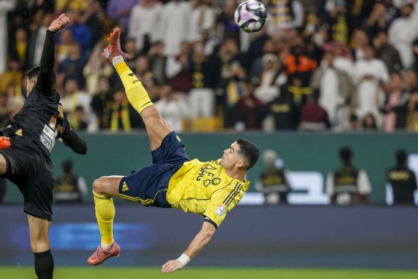Cristiano Ronaldo marcheaza un gol remarcabil din foarfeca in victoria Al Nassr impotriva Al Khaleej