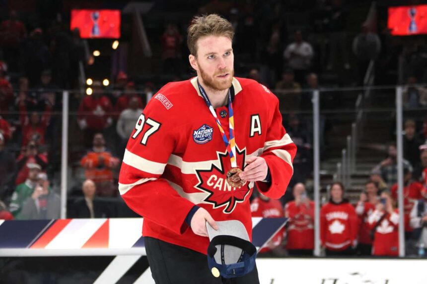 Echipa de hochei din Canada dezvaluie trei tricouri pentru Olimpiada din 2026