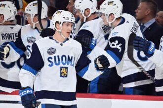 Echipa de hochei din Finlanda este prima care prezinta tricourile pentru Olimpiada din 2026