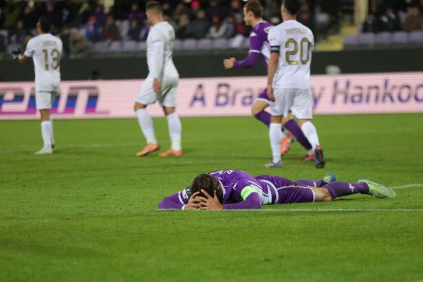 Fiorentina pierde acasa cu AEK Atena in Conference League