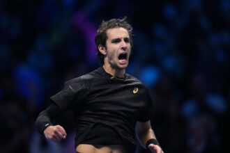 Lorenzo Musetti revine sa il invinga pe Alex de Minaur intr un thriller la ATP Finals